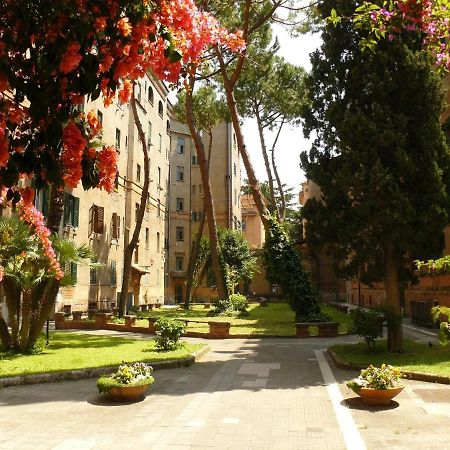 Dimora Del Papa Apartments Рим Экстерьер фото