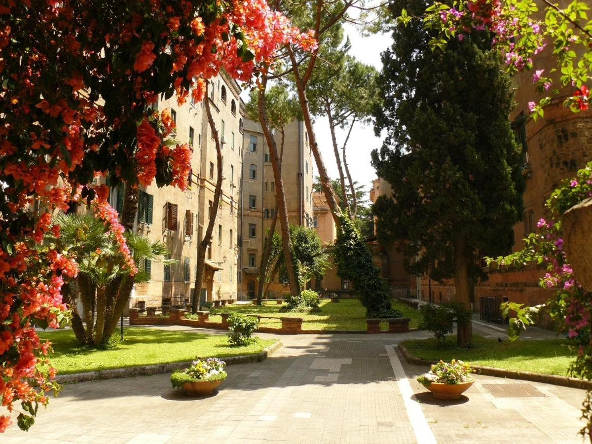 Dimora Del Papa Apartments Рим Экстерьер фото